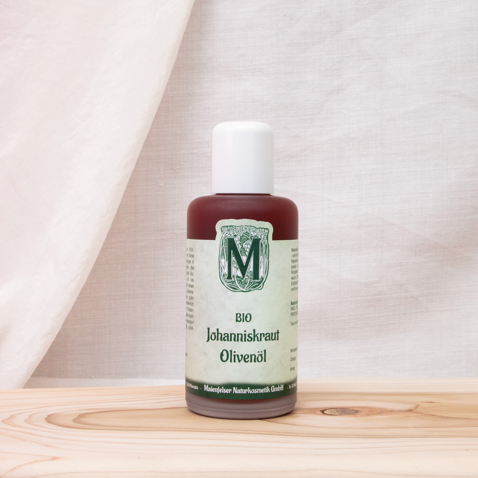 Johanniskraut Olivenöl in Glasflasche abgefüllt in der Größe 100ml mit weißem Schraubdeckel